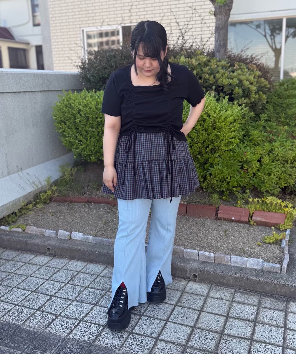 PUNYUS_press's tweet photo. レイヤードコーデで気になるお腹周りも可愛くカバーできます😍

ただいまSUMMER SALE開催中です‼️
他にもセールアイテム取り揃えておりますので
この機会に是非お買い求めください✨💫

🦋チェックティアードミニスカート
¥5,500→¥4,000(税込) 着用サイズ②
🔎https://t.co/NGEtnhc4fs

STAFF:154cm https://t.co/9yWiOSClGt