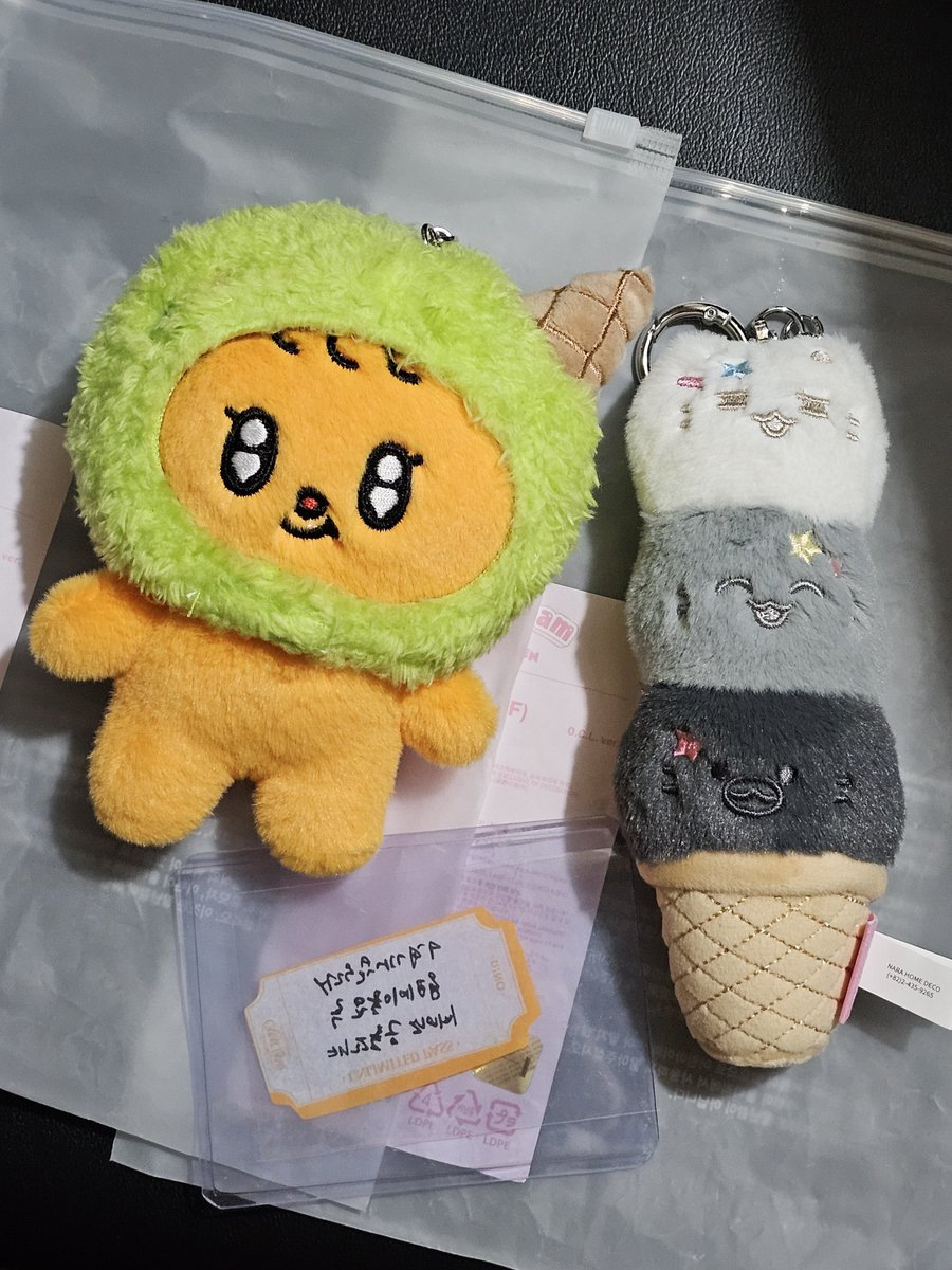 offjummie's tweet photo. 💌 #SNWUFeedbacks
ice cream with miniteen keyrings are here 🥰 thank you ulit @snwucartt ! https://t.co/tEqSg4QpeA