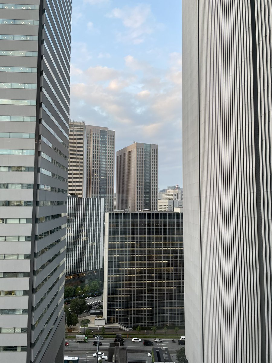 reminco's tweet photo. 政治家御用達な虎ノ門病院に🏥
急遽入院してました💦

ヘルニアで激痛で動けなくなって深夜に搬送な感じで��たｲﾀｲ…(´•̥ω•̥`)

あとの請求がいくらくるのかこわい😱 https://t.co/dhToiLrHaK