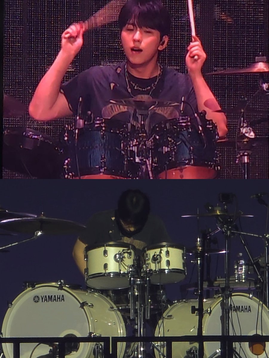 johns_901's tweet photo. 드럼치는 건빵이 친구랑 콘서트 끝나고 했던 얘긴데 어제 페스티벌 세팅 원래대로 돌아온거보니 2026 썸머콘에 스몰탐 생겼던 이유 이거 맞는듯... 정확히는 패드 때문인 것 같음

건일이는 원래 스몰탐 없이 미들탐 하나만 씀 + 일반적으로 스몰탐이 있는 자리에 미들탐을 놓고 미들탐 자리에 전자 패드를 놓는데  25 썸머콘 때는 돌출에 패드가 있고 본무대에 패드가 없음 근데 26 썸머콘엔 돌출에 패드가 없고 본무대에 패드가 있음 패드를 둘 중 한 군데만 놓을 수 있나봄...

26 썸머콘은 프리킨배드(돌출)때 패드 없어서 패드연주부분 하이햇으로 대체하고 → 본무대 가서 프밷 앵콜할 땐 원래대로 패드 씀  25 썸머콘도 돌출에서 프밷 했는데 이땐 프밷 말고는 패드 쓰는 곡이 더 없어서 그냥 돌출에서 쓴거같고 26 썸머콘은 패드를 본무대에서 럽미투데스/로앤파 할 때 두번이나 더 써야해서 본무대에 놓은듯

아무튼 이번에 스몰탐 추가한 이유 대충 패드 세팅 때문인 것 같긴 한데 정확히는 왜였을까... 너무 비어보인다? 라기엔 25 썸머땐 패드 없는 세팅으로도 본무대 잘 했음 그냥 겸사겸사 새로운 시도를 해보고싶었던걸까?... 궁금하다 라방 켜서 얘기해주면 좋겠다ㅎ