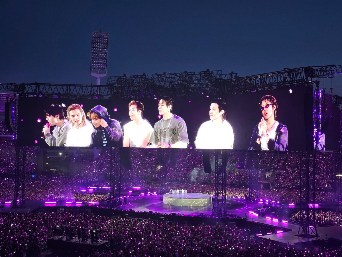 _Ayashee_'s tweet photo. Guys… dreams really do come true. 💜

After more than 8 years, I finally got to be part of the purple wave. I'm honestly speechless. @BTS_twt 

And I couldn't have asked for better company than @JustVtine https://t.co/Tlev3MR9JD