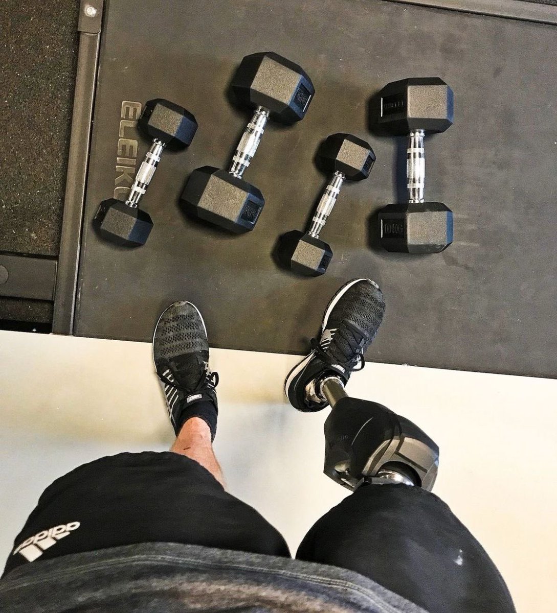 DASLET2TE's tweet photo. ⠀⠀⠀
 ⠀⠀⠀pre  -  work  -  workout  💪🏻 https://t.co/Cjd3Uq7suc