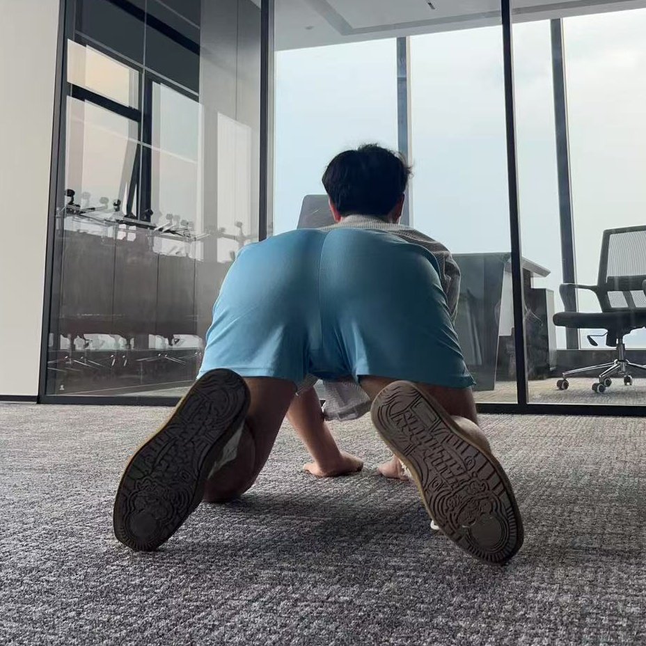 NIPPLES_ASS0S's tweet photo. 电子科大清水河附近
抽几位粉丝来舌奸我 https://t.co/U9FrmCULrg