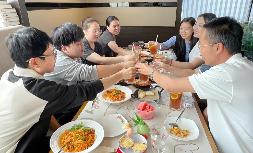 vittorialombar1's tweet photo. Reunited with my ride-or-die crew after way too long—laughs louder, hugs tighter, and memories already stacking up for the next round.  #FriendshipGoals https://t.co/ipadG5CsMw