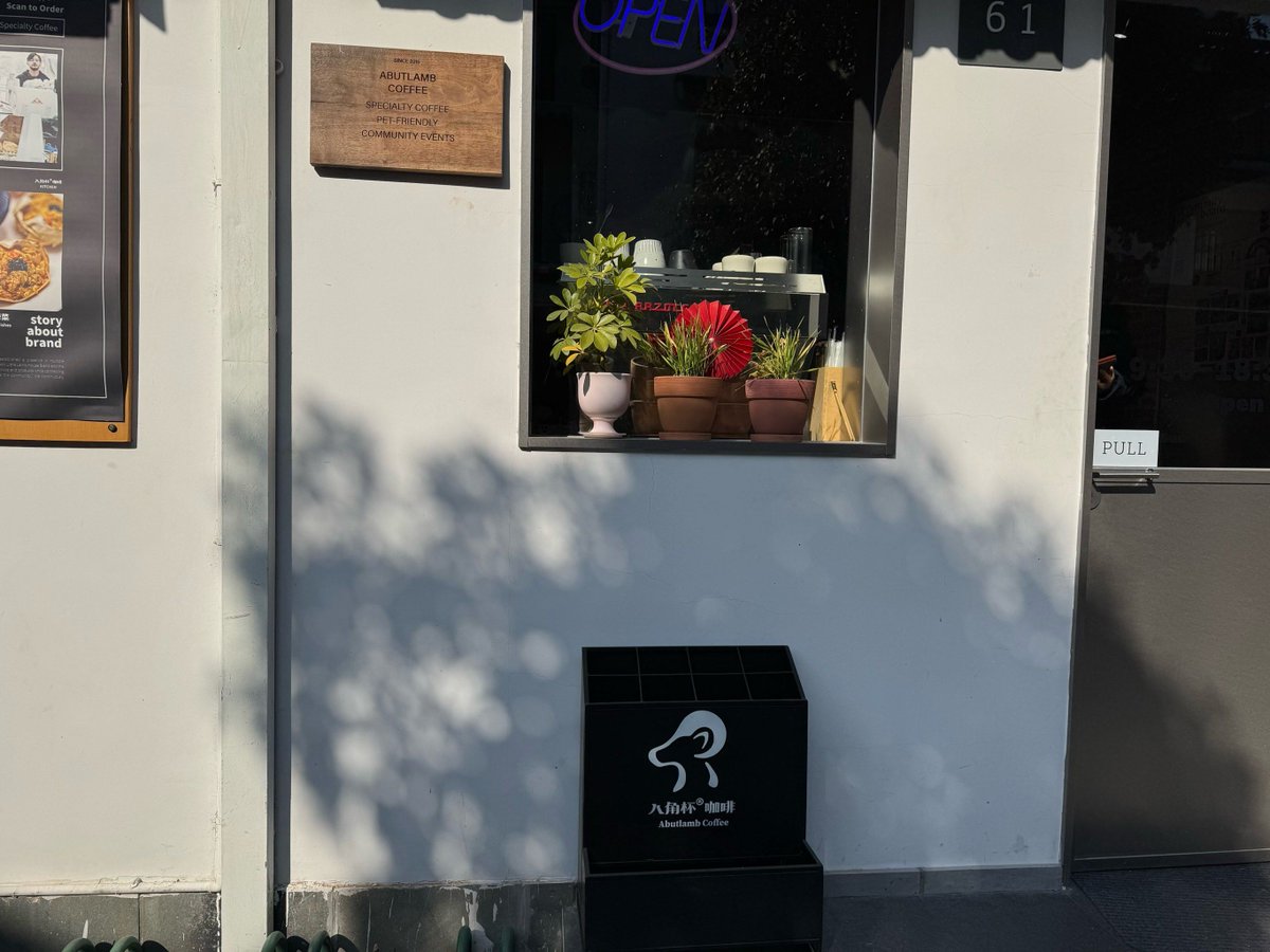 ixAnj3omSg1463's tweet photo. Warm afternoon sun filtering through café awnings, a stranger’s laughter blending with the street’s chatter—perfect tiny moment caught today https://t.co/zFF6Fvb2fV