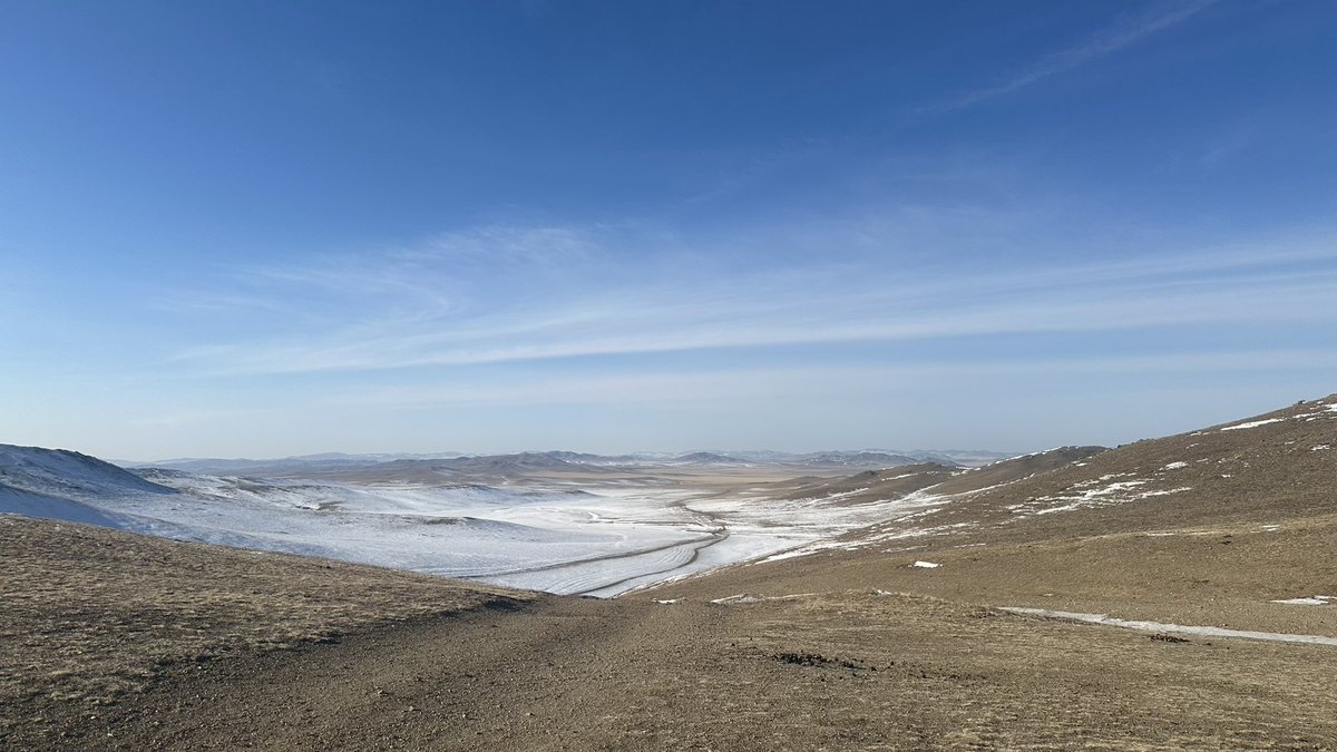 bansii_gohan's tweet photo. 本日より『天幕のジャードゥーガル』
放送開始です！

素晴らしいスタッフの皆さんと作ってます

7月4日（土）夜11時〜
初回は1時間スペシャル！

以降 毎週土曜 夜11時30分〜
テレビ朝日系全国ネット
"IMAnimation"枠・BS朝日ほかにて放送
各種配信サイトでも見れます🙌

#天幕のジャードゥーガル

写真はロケハン同行したときのものです