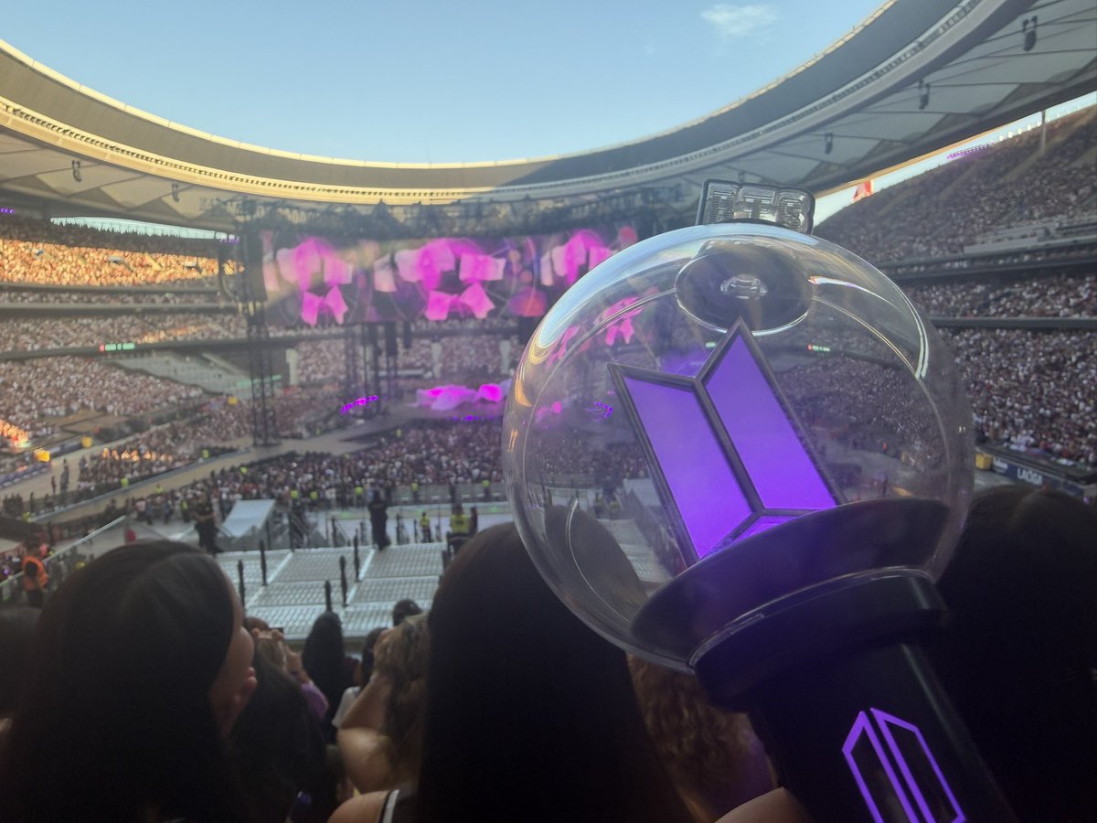 ali⁷ is seeing BTS ⦿ ☰ ☲ tweet media