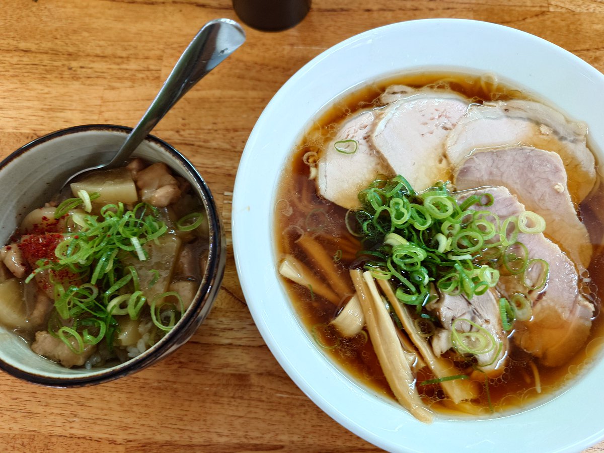 YMK_RAMEN_CURRY's tweet photo. らーめん☆HIBARI☆ひばり【2026年1杯目】
ちゃーしゅーめん大根と豚肉の中華あんかけ丼
🎉初訪問🎉
スープ、麺、ちゃーしゅー、美味でした👍 https://t.co/B5dWaL4Yqr