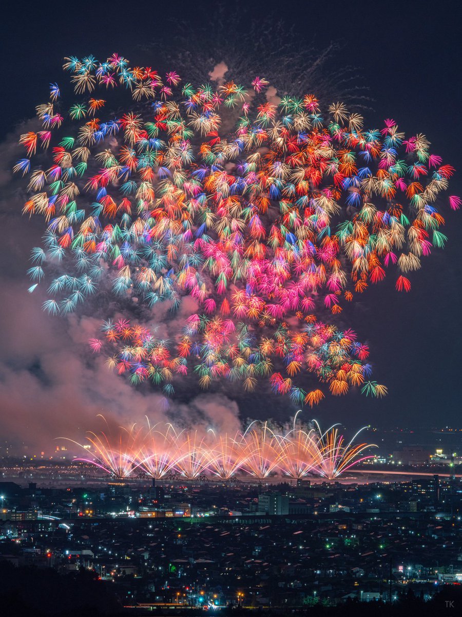 Atsushi_Takeoka's tweet photo. 来月はいよいよ長岡花火 https://t.co/fhYYUEV2hZ