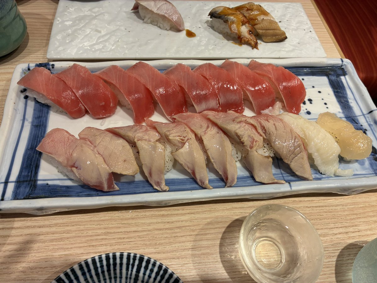 moth_111_'s tweet photo. 寿司うまい‼️ https://t.co/xFSsRPZKXo