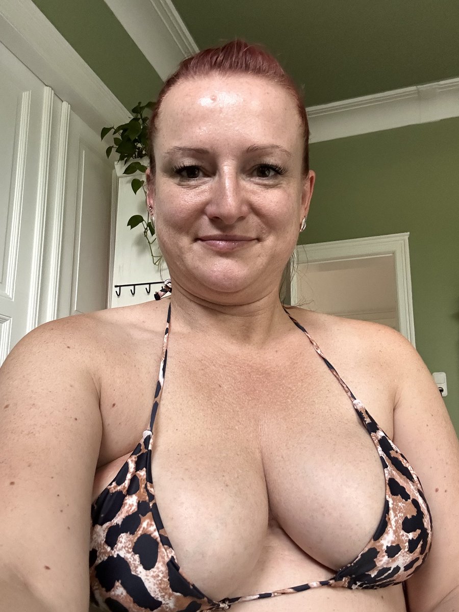 yourchristine82's tweet photo. First impression- sweet or trouble? https://t.co/9GafiF298X