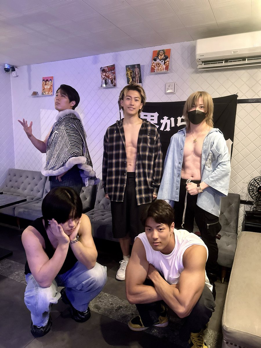 musclemuscleakb's tweet photo. 秋葉原マッスルバー【筋肉横丁】

本日、3周年イベント最終日です！！
この機会にぜひ遊びに来て😉

6マッスル出筋でお待ちしてマッスル💪

#マッスルバー https://t.co/L4LeeusugB