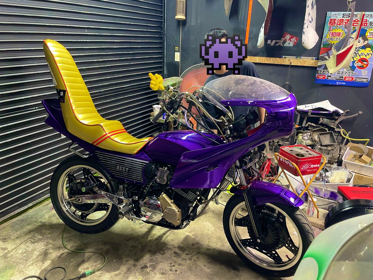 __744_'s tweet photo. パイセンのCBXをちょこっとこーでねーとさせて貰いました

#もっともっともーっとワルシボリ35
#e2ライン風塗装 
#クリアテール
#メッキパーツ
#平成の風香るStyle 
#国語算数縦社会 https://t.co/A114bU1uh9