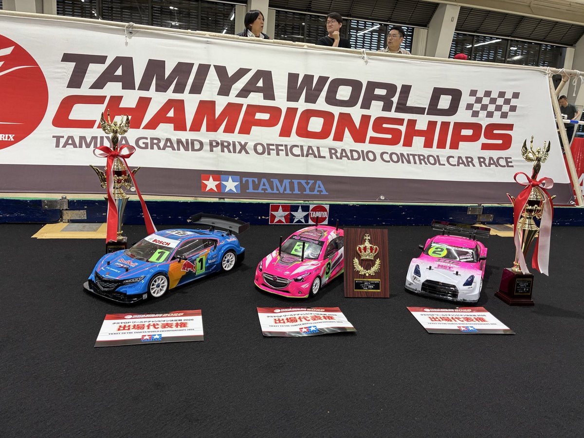 agokichi33's tweet photo. 今年もホンマに沢山の方々に応援して頂いて、XM champion shipで代表権を獲る事ができました🤗
皆さんありがとうございました😭
＃g_works
＃タミヤグランプリ全日本選手権 https://t.co/dM7RdOu8Ls