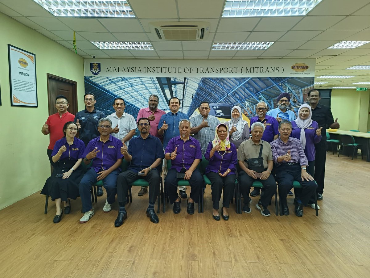CILTSelangor's tweet photo. CILTM Selangor Section successfully held its Extraordinary General Meeting (EGM) today at MITRANS, UiTM Shah Alam. The meeting addressed key governance and compliance matters, reaffirming our commitment to transparency and institutional excellence. #CILTM #Logistics #Governance https://t.co/ucj0YLsrvS