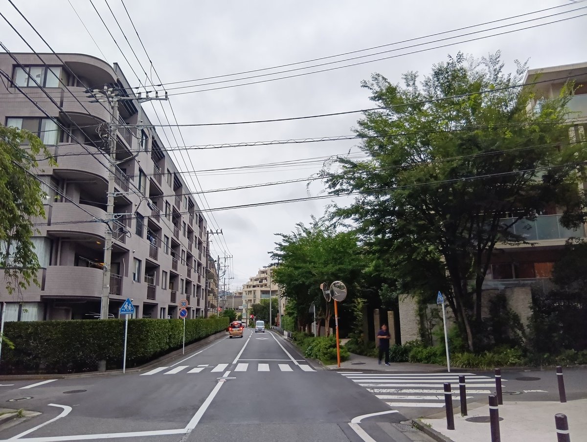 clara992020's tweet photo. この写真の右側が桜島姉妹が住むマンションがあるところですが建物が実際と異なります ＃青ブタ https://t.co/jDmY9FtG6X