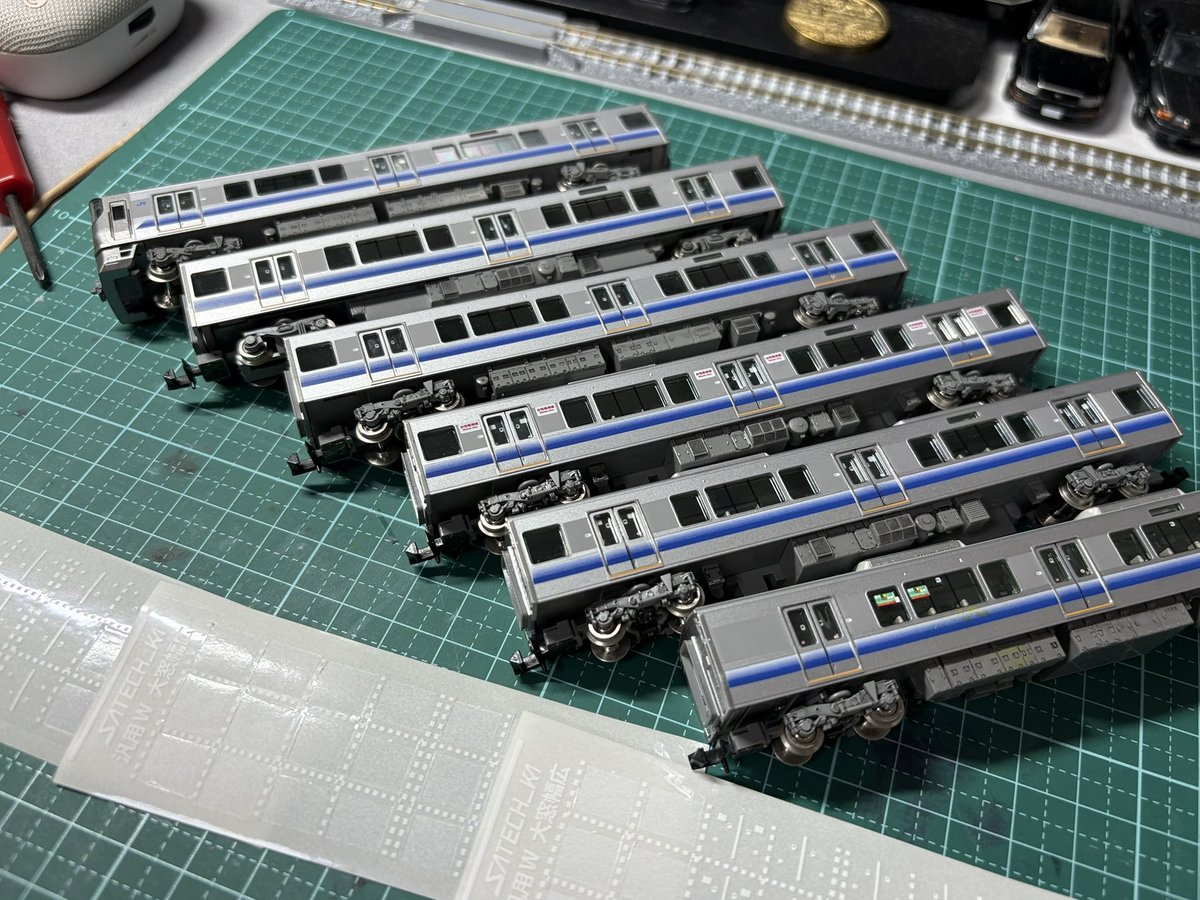 Nogumad66's tweet photo. #SATech_KA
今回は汎用W 大窓幅広を使用して
225系5100番台のディティールアップをしました。

6両一気にやるのは大変でしたがより電車が凛々しくなりました。

ありがとうございます！ https://t.co/FRWMEsghHU