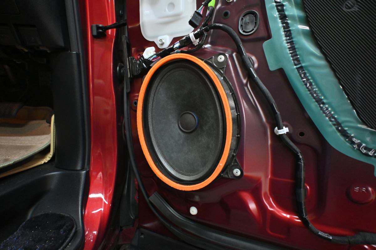 alivesounds's tweet photo. 【30系アルファード施工実績】 「純正JBLシステムなのに音がこもる…」とお悩みのオーナー様必見！ スピーカーは変えず、スーパーデッドニング＆スーパーチューニングの同時施工でJBL本来のポテンシャルを120%覚醒させました。
 https://t.co/CgkhjcIcHi
#アルファード #JBL #デッドニング #音質改善 https://t.co/1WoLK75tX4
