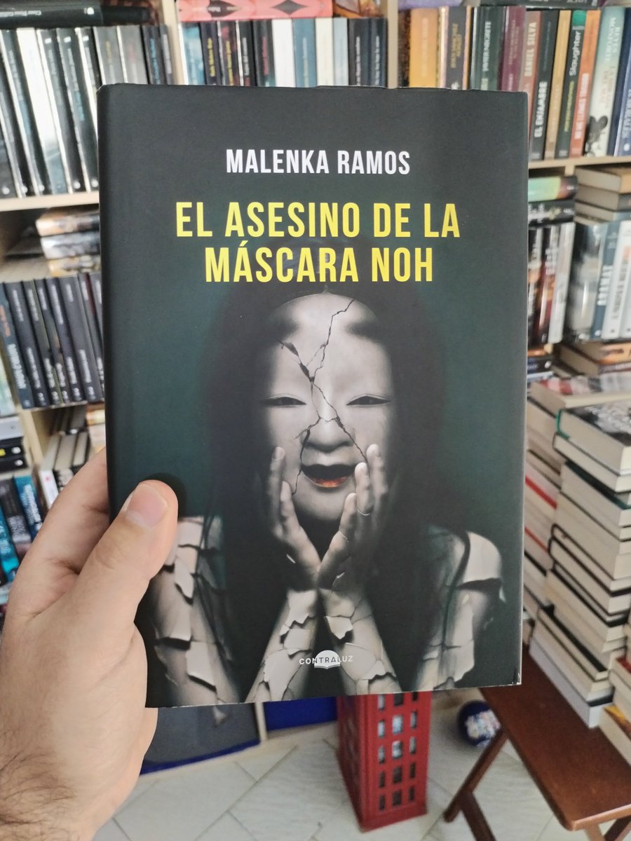 SuperLectorAlfa's tweet photo. https://t.co/0M7tKPmjhx

Vídeo-reseña:
https://t.co/wNBllQNeJE

Hoy os hablo de "El asesino de la máscara Noh" de @MalenkaRamos y @Contraluz_ed
Os la recomiendo. https://t.co/UPqAqFle0d