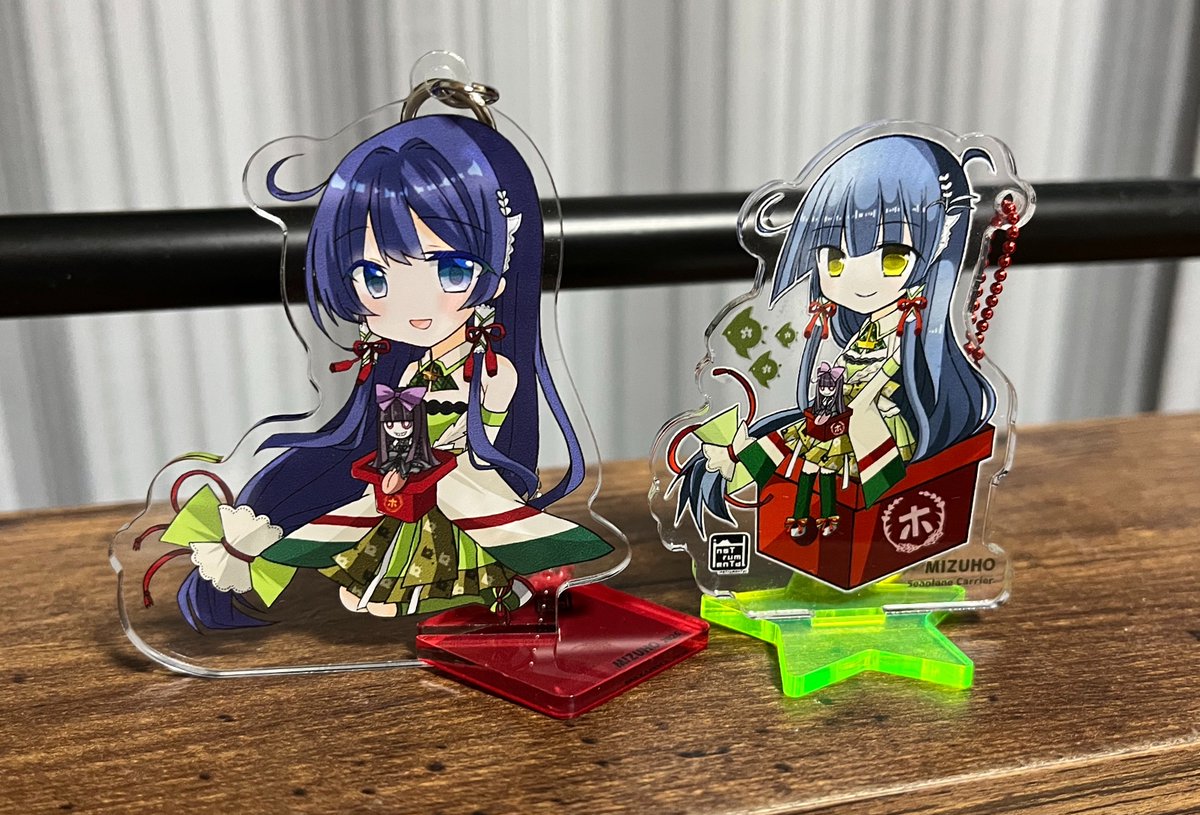 inscco's tweet photo. (12)新旧アクスタ並べるとこんな感じ
どっちもかわいいね！！！！(熱い自画自賛)
以上ネタ切れです、いいねくださった皆様ありがとうございました🥸🙏✨ https://t.co/wIUMJutNs0