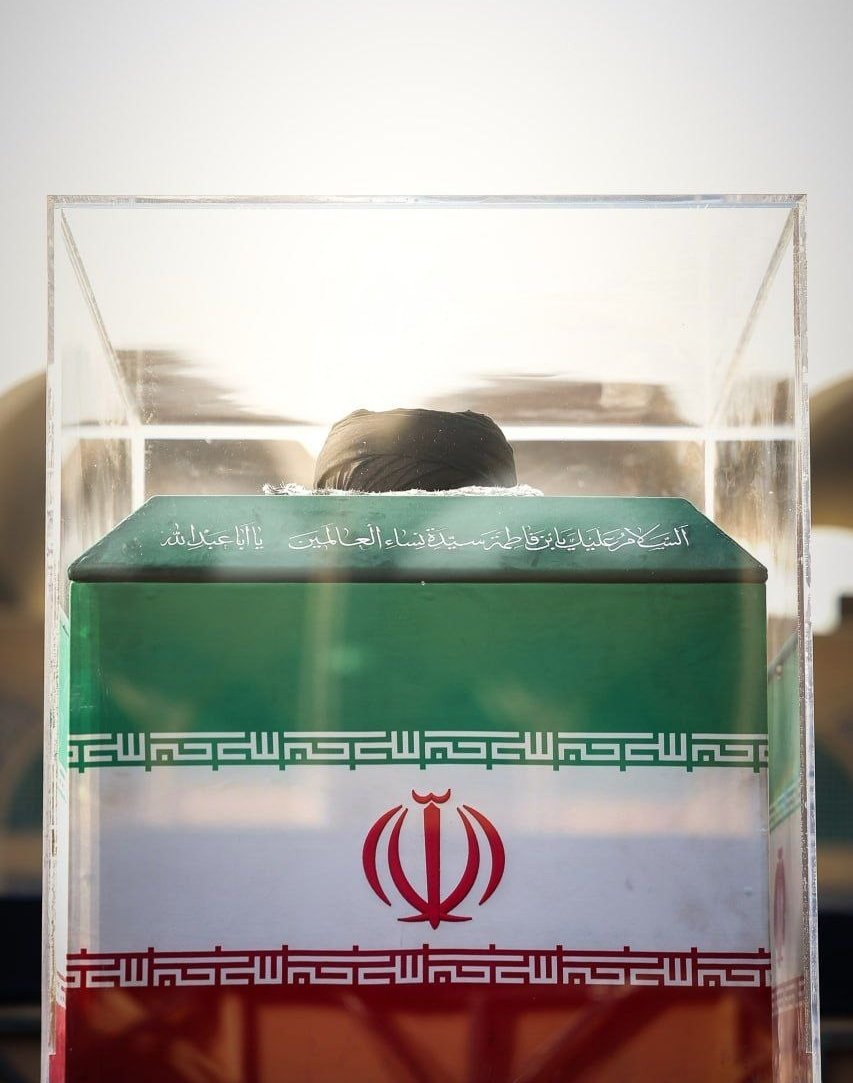 amiri_1385's tweet photo. چرا همه میگن:
"آخرین دیدار با رهبری"
ما که هنوز اولین دیدارمونه...
#باید_برخاست
#منادی_بعثت https://t.co/nhmJKZ8s9e