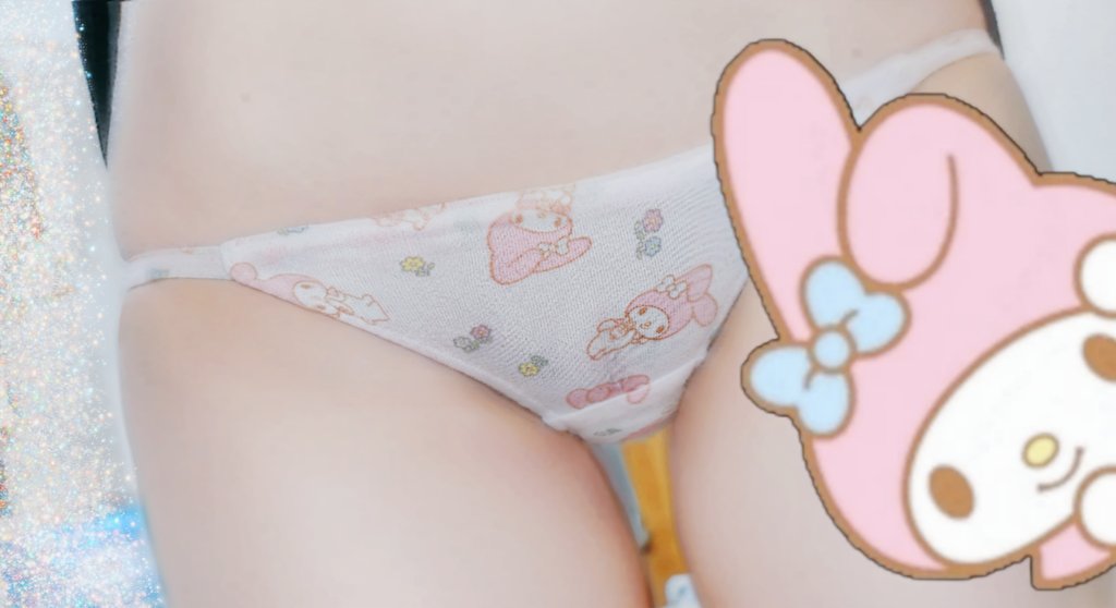 ReShino3's tweet photo. 盗撮してこんなロリパンツ履いてたら萎えちゃいますか(๑• . •๑)? https://t.co/FSOxIXrwBQ