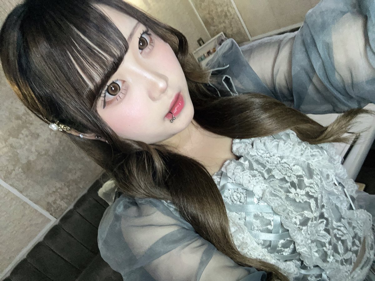 rium_nano's tweet photo. 巻いてみたけどかわいい、、?
似合ってる?(𓈒⸝ʚ̴̶̷̷̥ ⩊ ʚ̴̶̷̷𓈒)
見に来てくれる?
#コンカフェ #メイドカフェ #コンカフェ嬢 #コンカフェ仙台 #仙台 #営業 #rium https://t.co/RFVuwTt8fa