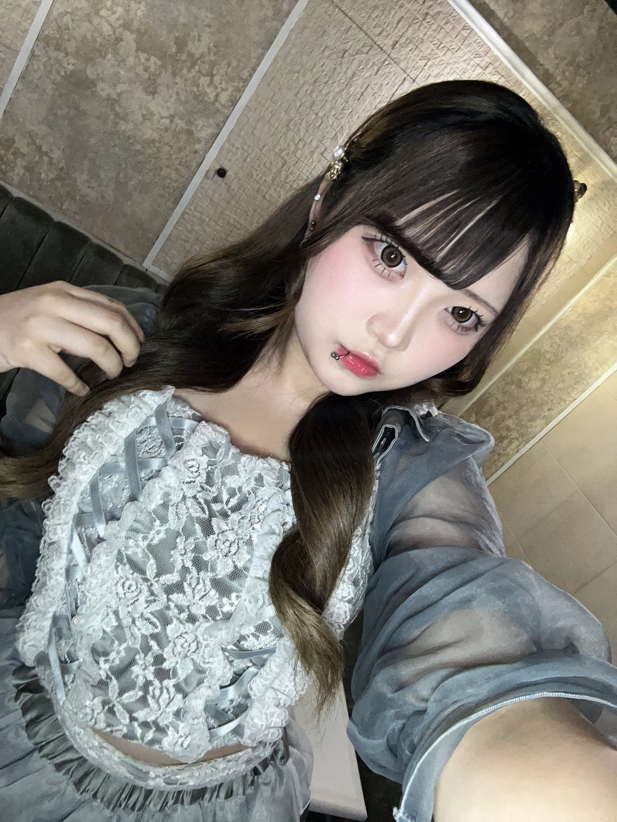 rium_nano's tweet photo. 巻いてみたけどかわいい、、?
似合ってる?(𓈒⸝ʚ̴̶̷̷̥ ⩊ ʚ̴̶̷̷𓈒)
見に来てくれる?
#コンカフェ #メイドカフェ #コンカフェ嬢 #コンカフェ仙台 #仙台 #営業 #rium https://t.co/RFVuwTt8fa