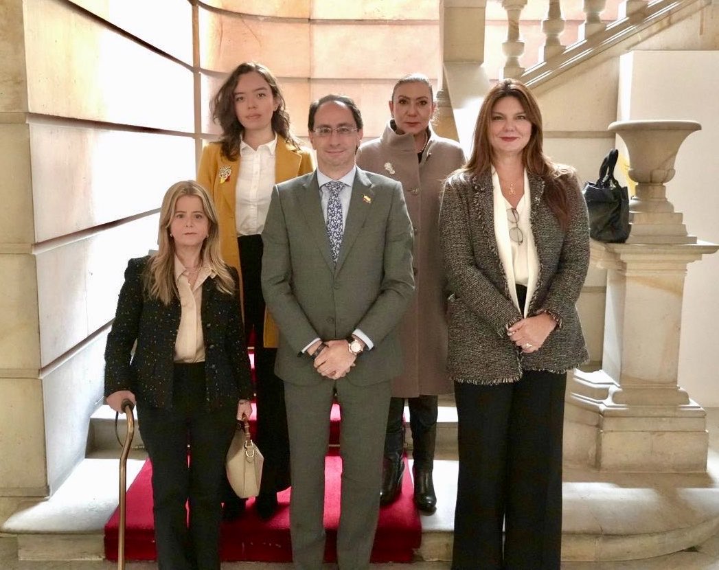 Sergio27Arias's tweet photo. La corrupción tiene muchos rostros.

Y todos son horribles. https://t.co/iE0mkejR4Z