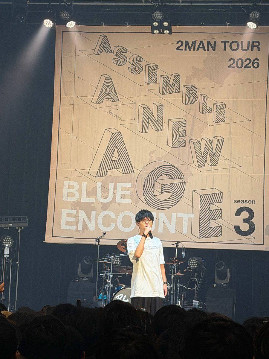 bucchus8915's tweet photo. ブルエンツーマンツアーファイナルzepp羽田
笑って、泣いて…すごいツーマンだった！伏線回収ってたなべっち黒髪になってるし！ツアー完走お疲れ様でした！
次は来月DAIENKAI!!亜生とまた似てるネタかな？秋からのホールツアー楽しみ〜！ https://t.co/vCtsaGVwQS