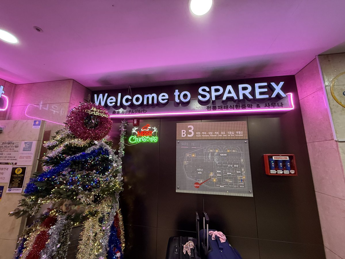 NAMYNAMYNAMI's tweet photo. SPAREXで整ったあとは久しぶりにぼっちタッカンマリ。今日は追加のトックを我慢してカルグクス。美味しく完食😋 https://t.co/08cZ4jzCq8