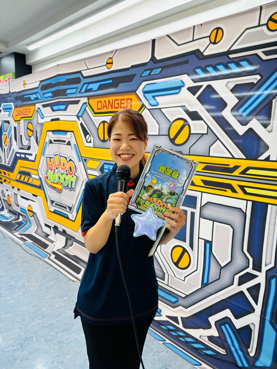 f_tomoyon's tweet photo. 親子で楽しめるAR体験型シューティングゲーム「HADO SHOOT!」
今週末開催のヨドバシカメラマルチメディアヨコハマでお手伝い😊🎤
誰もが楽しめるAR体験✨
私も初めて体験したけど💦
汗をかきながらめちゃくちゃ楽しみました👏
新感覚のスポーツアトラクション🤛
#HADOSHOOT #ARゲーム #MC https://t.co/4jH7OwL6cJ