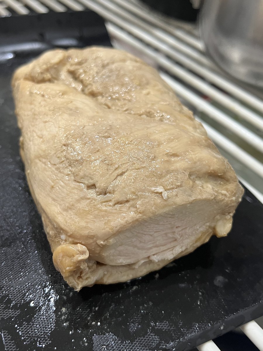 suggy_mo's tweet photo. 初めて鶏ハム仕込んでみた。
うまい！ https://t.co/vEda2pigWw