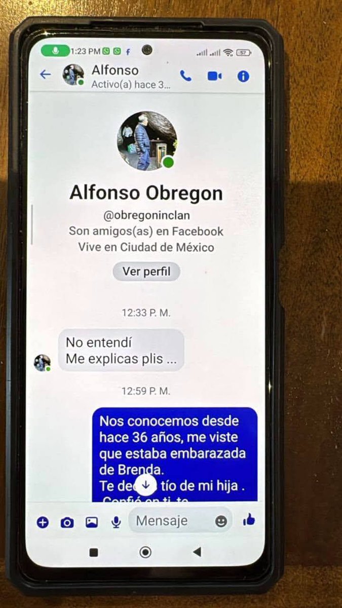 chosyband5's tweet photo. Pero Alfonso Obregón es inocente y asi.

Es una estupidez que aun siguan defiendo y blanqueando a un pdfilo que posiblemente hacia fiestas con menores.
Y no las capturas no son IA ni sacadas de contexto porque tienen continuidad, abajo pondrlas otras dos capturas que faltan. https://t.co/mmGnDbeHp3