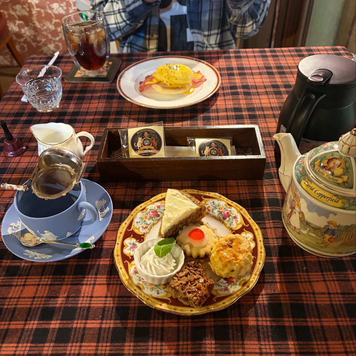 happiness__617's tweet photo. 大阪で見つけたカフェ 。
全てが可愛すぎて幸せ … https://t.co/ilf6u1SWj8