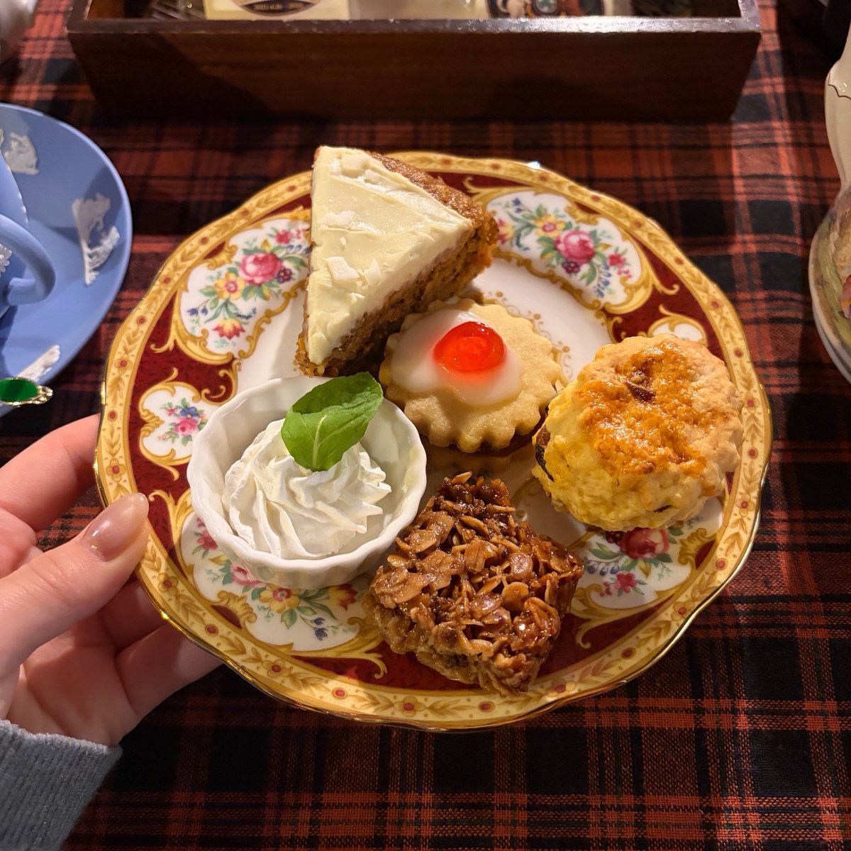 happiness__617's tweet photo. 大阪で見つけたカフェ 。
全てが可愛すぎて幸せ … https://t.co/ilf6u1SWj8