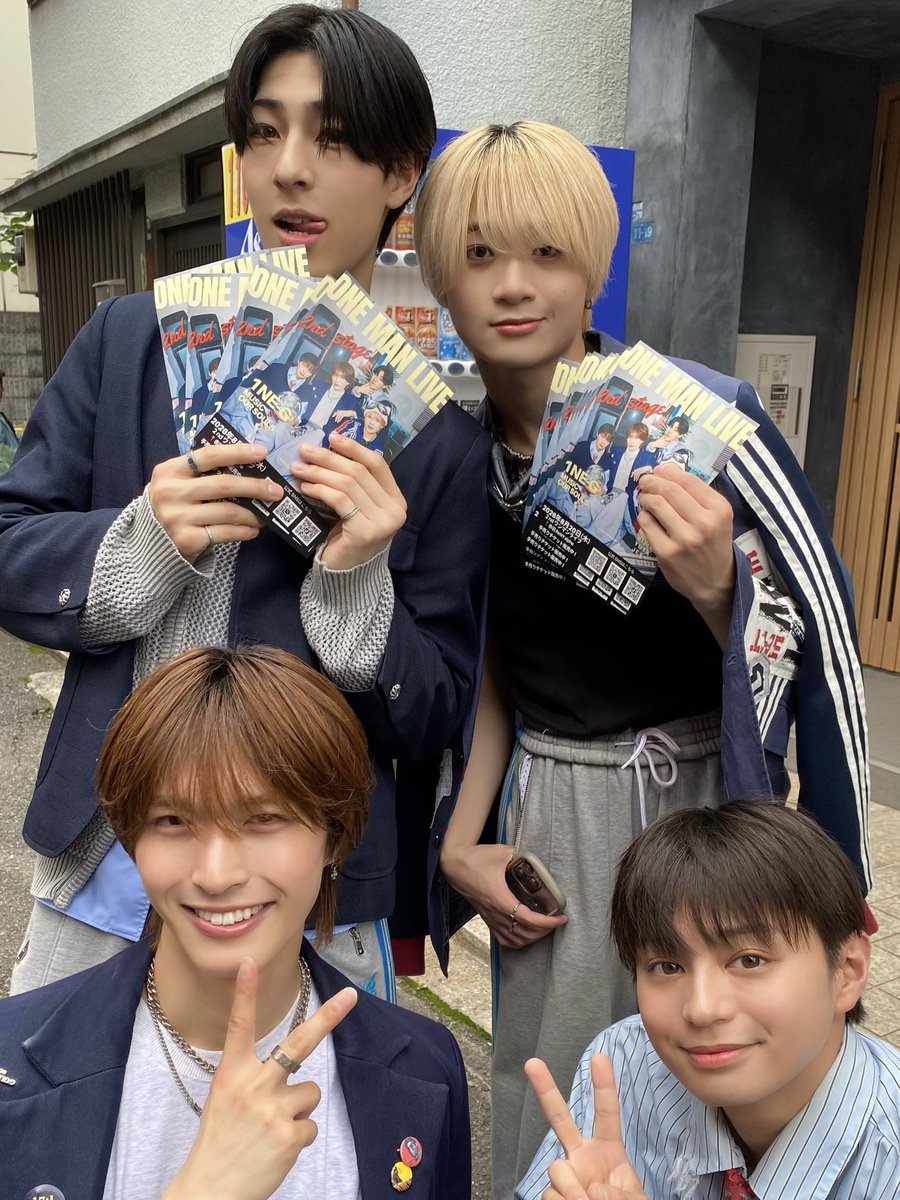 1NEG_official's tweet photo. 本日もフライヤー配りしてきました！
受け取ってくれた皆さんありがとうございます！

7月30日(木)19:00-
単独公演📍大塚Deepa
ご新規さん入場料¥500です！
ぜひお越しください‼️

#1NEG https://t.co/gDa421Rn1D