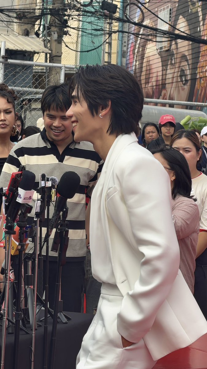 TToeytisa's tweet photo. อย่าหล่อไปมากกว่านี้ อยู่ไม่ไหวๆ
#OLAYxJeffSatur
#jeffsaturยกหน้าให้olay
#JeffSatur https://t.co/i9acp0Zu10