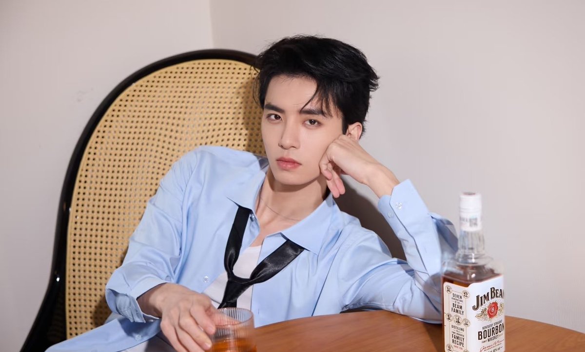 mgtroopersph's tweet photo. My tenderness toward you is like the hands of a clock—circling endlessly, time and time again.

#吴希泽 #CaesarWu #WuXize #MGTroopersPH https://t.co/LecvhY8f3R