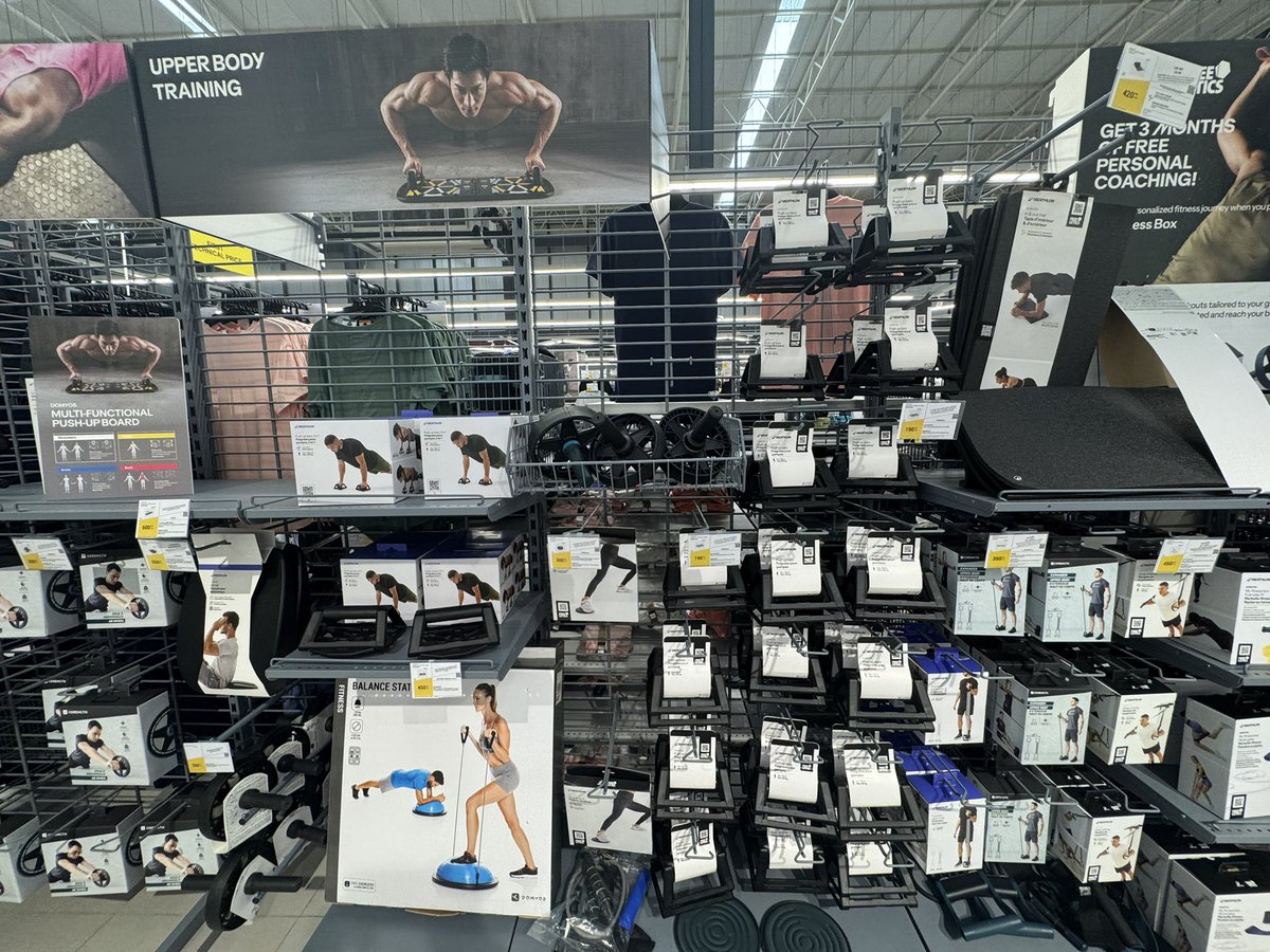 LucyMaster3's tweet photo. เดินๆ decathlon ตั้งใจมาดูแค่ energy gel 

สรุปอะไรก็น่าซื้อไปหมด กางเกงวิ่ง กางเกงซับในตัวละ 150-200 บาท 

รวมๆหมดไปเกือบ 800 หยิบเพลินเลย 🤣 https://t.co/POcvIEwKmw