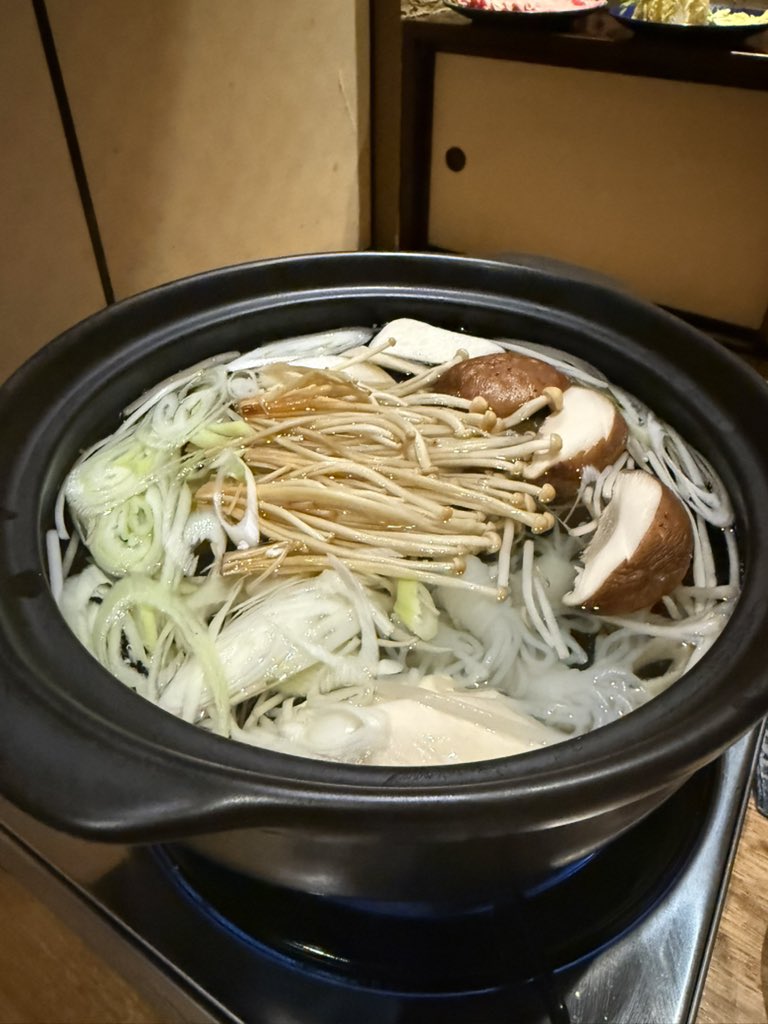 SqoXw's tweet photo. 会社の人と肉食った
ほんと日本にいるかのようなうまい肉やった
因みに当地は日本の肉の輸入はBSE問題以降確か出来ないので、オーストラリアの和牛です(多分 https://t.co/2fj0mm7WNH
