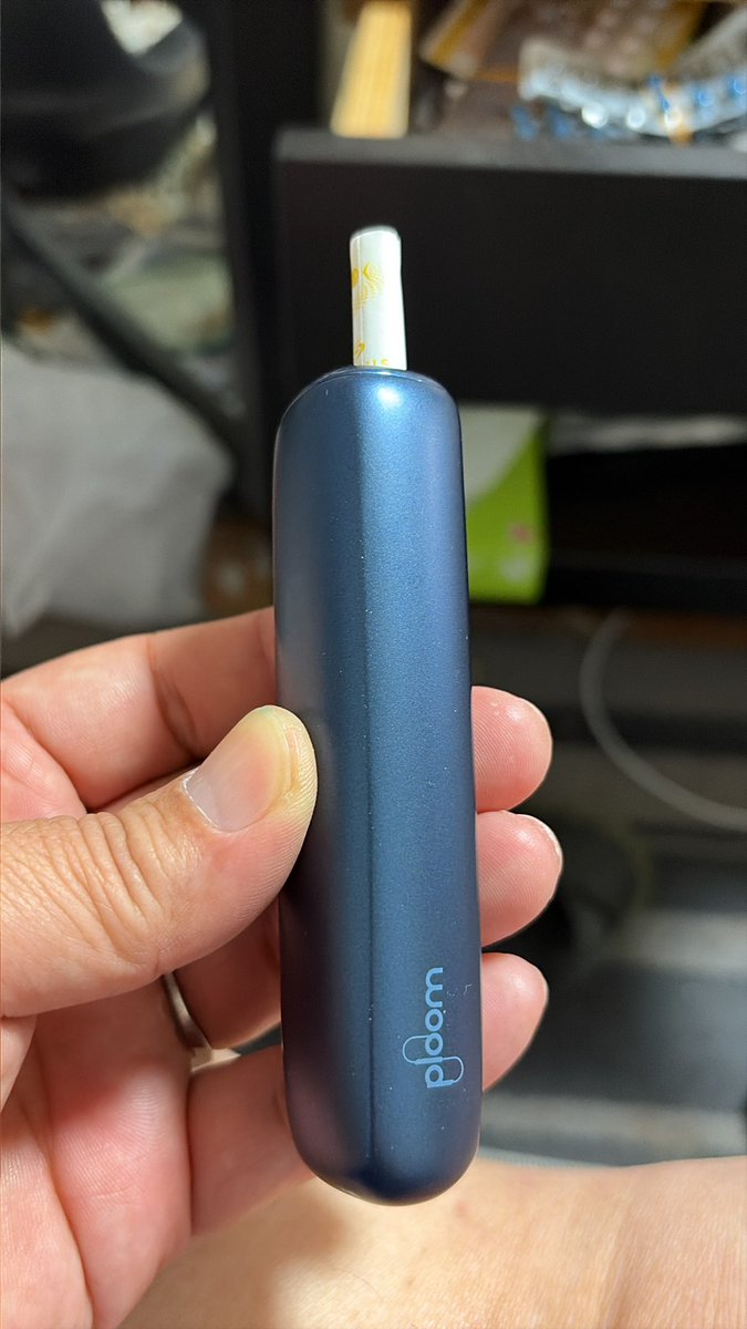 Vishnu0828's tweet photo. キャンペーンで980円【タバコ1箱サービス】
でプルーム買ったけど、めっちゃ吸いやすくて、持続力いいわ…安いし https://t.co/bObFGymzk5