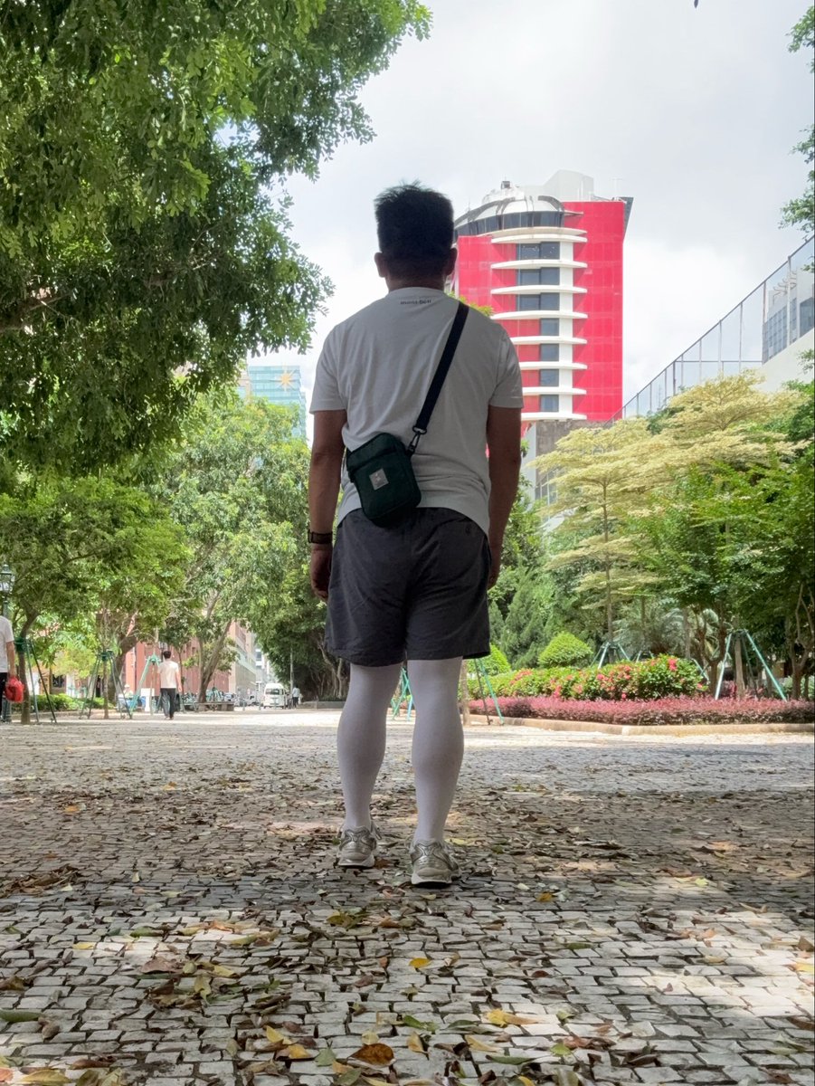 ginsolarsocks's tweet photo. 悠遊行 不過有點熱 🥵

#絲襪 #褲襪 #白褲襪 #白絲襪 #褲襪愛好者 #男生穿褲襪 #mantyhoseinpublic #pantyhose #whitepantyhose #mantyhose #stockings #tights https://t.co/QlQAEJDWuP