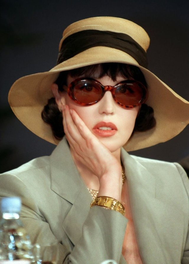 TheCinesthetic's tweet photo. Isabelle Adjani, president of the Cannes Film Festival jury, 1997. 📸 https://t.co/9AxmZ3mTSc