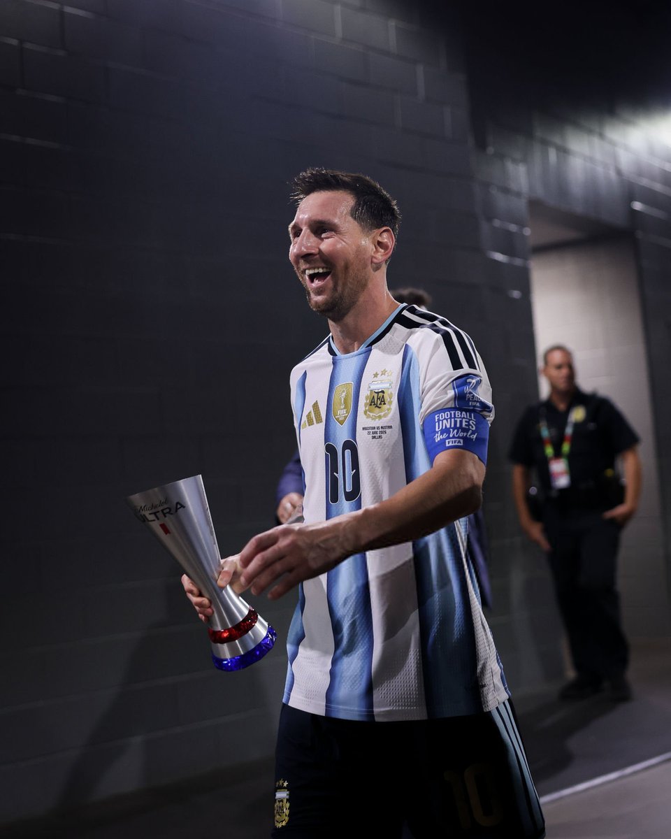 lnstantFoot's tweet photo. Profitons les amis…  🇵🇹🇦🇷🐐 https://t.co/s7dFL4bL3U