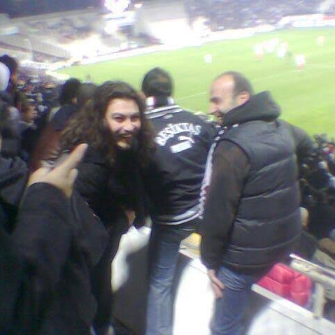 cArsi_1982's tweet photo. Beşiktaş sevdan ve güzel hatıran yaşamaya devam ediyor.

Özlemle ve rahmetle anıyoruz Barış Akarsu. https://t.co/tsTFLiSCi3
