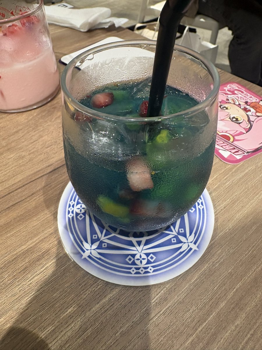 18_Nnyu's tweet photo. アコ離脱してコンパスカフェに🎶( ◜ω◝و(و🎶 https://t.co/1tNsfRvFsY