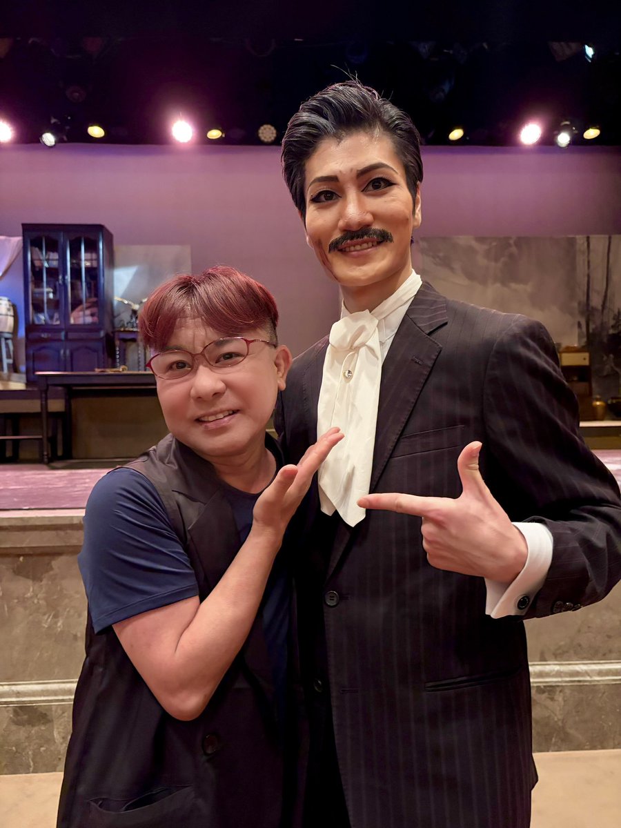 takejm1's tweet photo. 人生の師でもあろう親のシーボルトを想いを受け継ぐ兄弟の生き様、言動に心奪われました。
雄介くんの井上聞多も歴史好きとして楽しめました。どの役の方も見応えあり！
明日までやってるので観てない方はお見逃しなく！
観て損はしない作品です。
お土産のガトーショコラも嬉しい🥹 #シーボルト父子伝 https://t.co/Ss15QODjlg