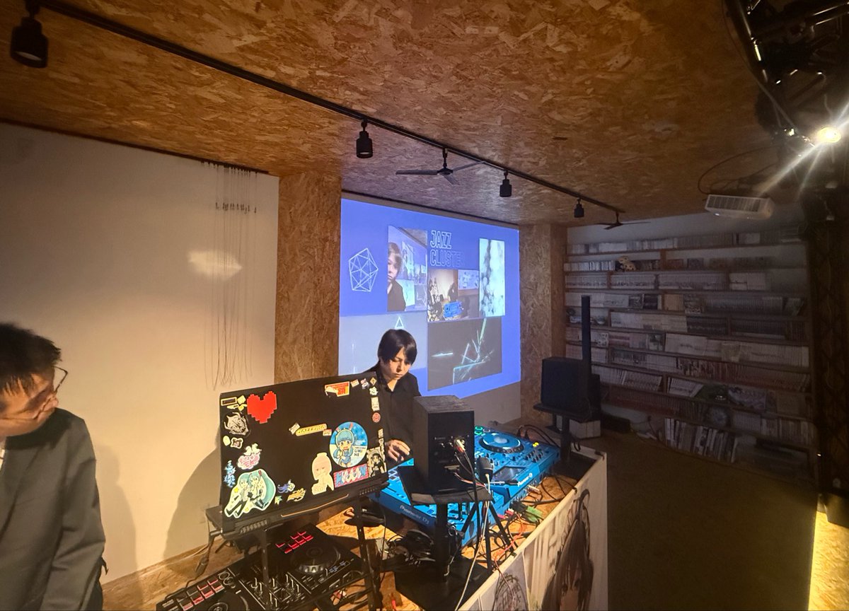JazzclusterY's tweet photo. #ジャズクラスタ 始まりました！

一番手　しょぼん https://t.co/rWOxxIFB2Q