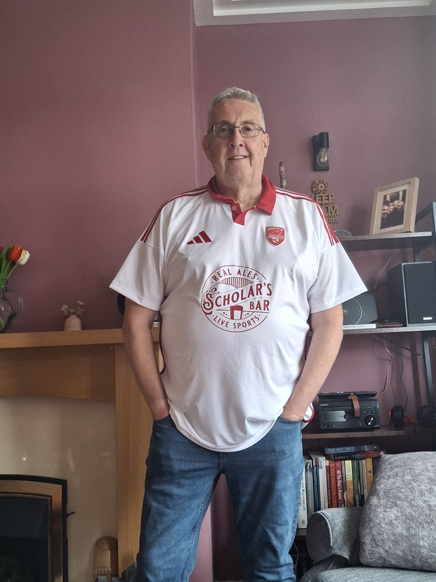 studog66's tweet photo. New @safc away shirt, looking absolutely spiffing. Harking back to the '70's Fa Trophy years.
#Seadogs #Retro #Scarborough https://t.co/h7uQTPAP3T